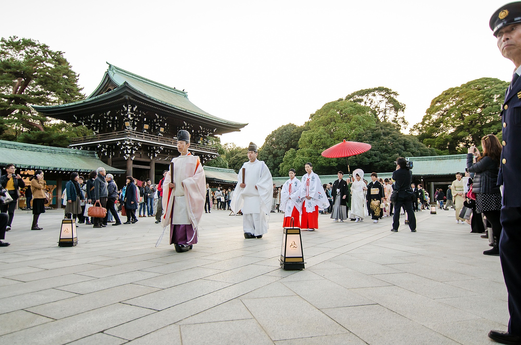 Một đám cưới theo nghi lễ truyền thống của Nhật Bản tổ chức tại đền Meiji, Tokyo, tháng 6/2022. Ảnh: Japan Today