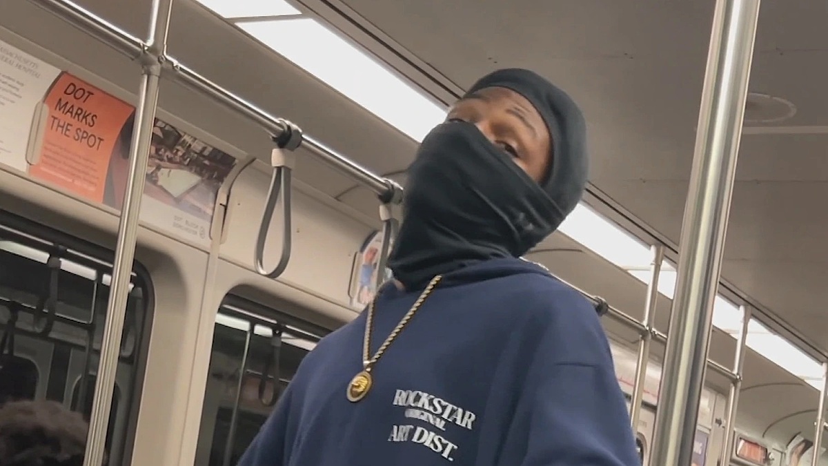 Một trong những thiếu niên quấy rối, phân biệt chủng tộc đối với Vivian Dang trên chuyến tàu ở thành phố Boston, bang Massachusetts ngày 21/9. Ảnh: NBC
