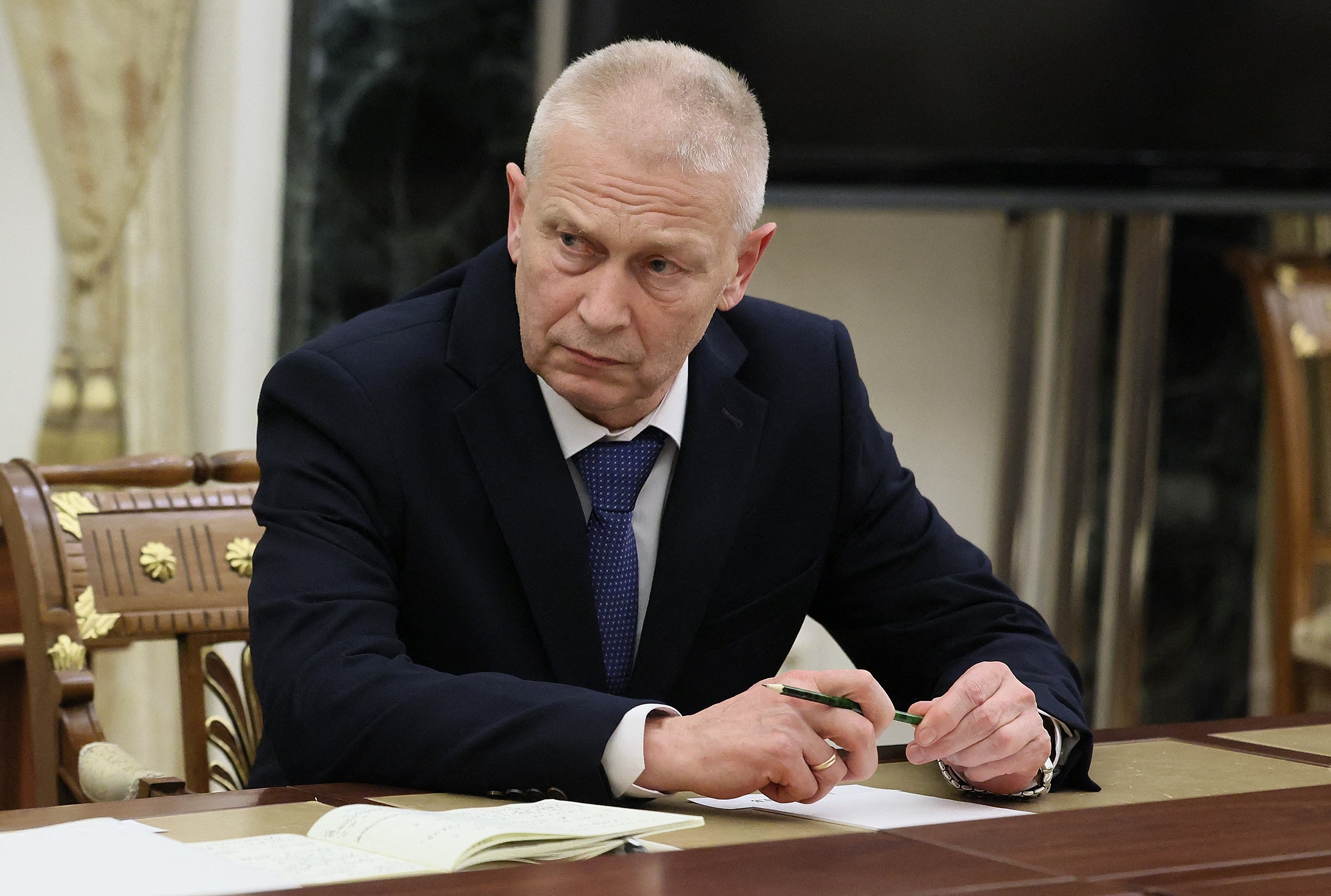 Cựu chỉ huy cấp cao Wagner Andrey Troshev Tóc bạc tại cuộc họp ở Moskva ngày 28/9. Ảnh: AFP
