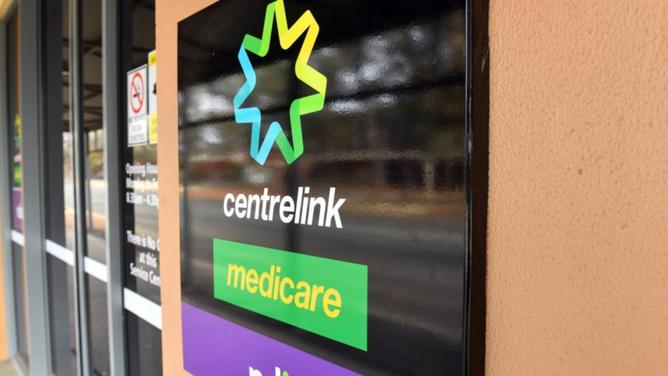 Some Centrelink customers' employment income was assessed in the wrong fortnight. (Mick Tsikas/AAP PHOTOS)