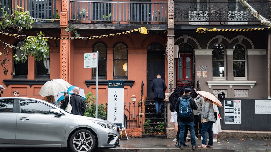 Một khu nhà đăng bảng cho thuê ở Sydney. Ảnh: ABC News