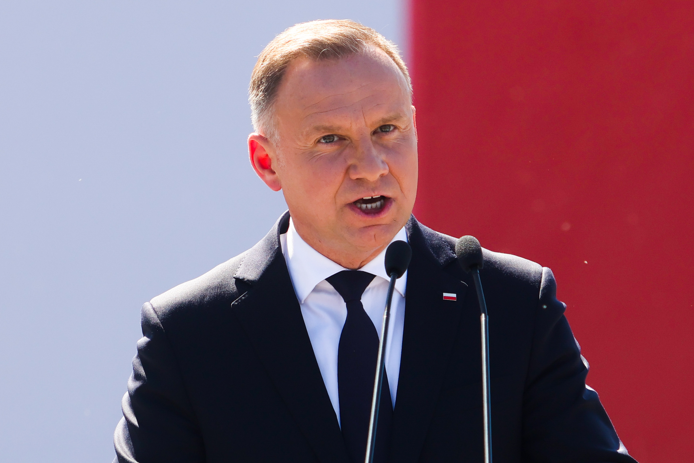 Tổng thống Ba Lan Andrzej Duda phát biểu trong cuộc diễu binh của lực lượng vũ trang ở thủ đô Warsaw ngày 15/8. Ảnh: AFP