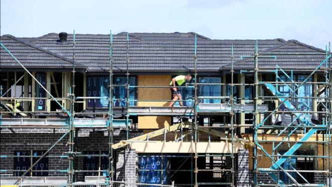 The Commonwealth will put $3 billion towards incentives for states and territories to build homes. (Dan Himbrechts/AAP PHOTOS)