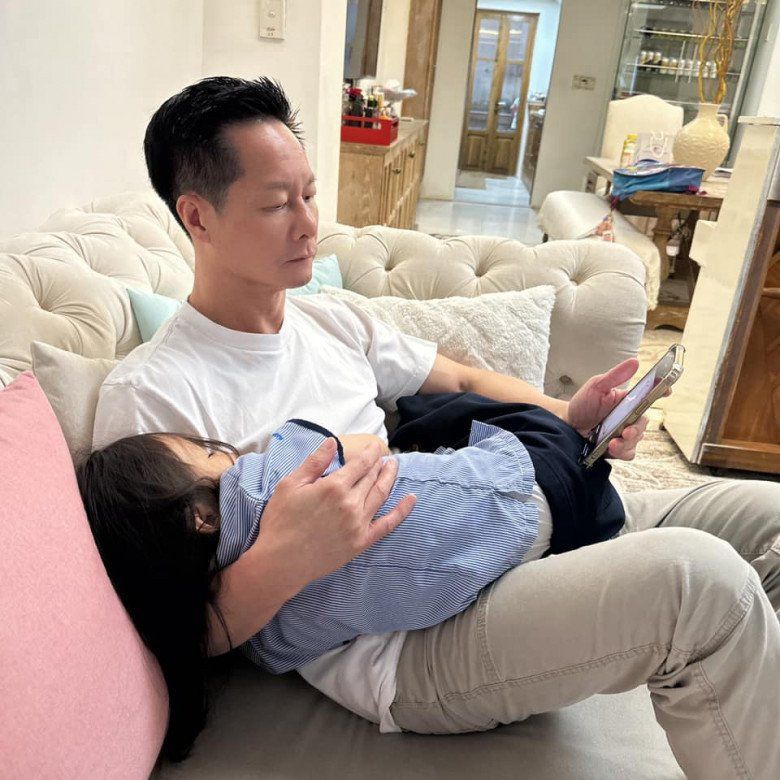 Con gái Phan Như Thảo tỏ rõ thái độ yêu bố Đức An hơn mẹ, bắt nguồn từ cách nuôi con của cựu người mẫu - 4