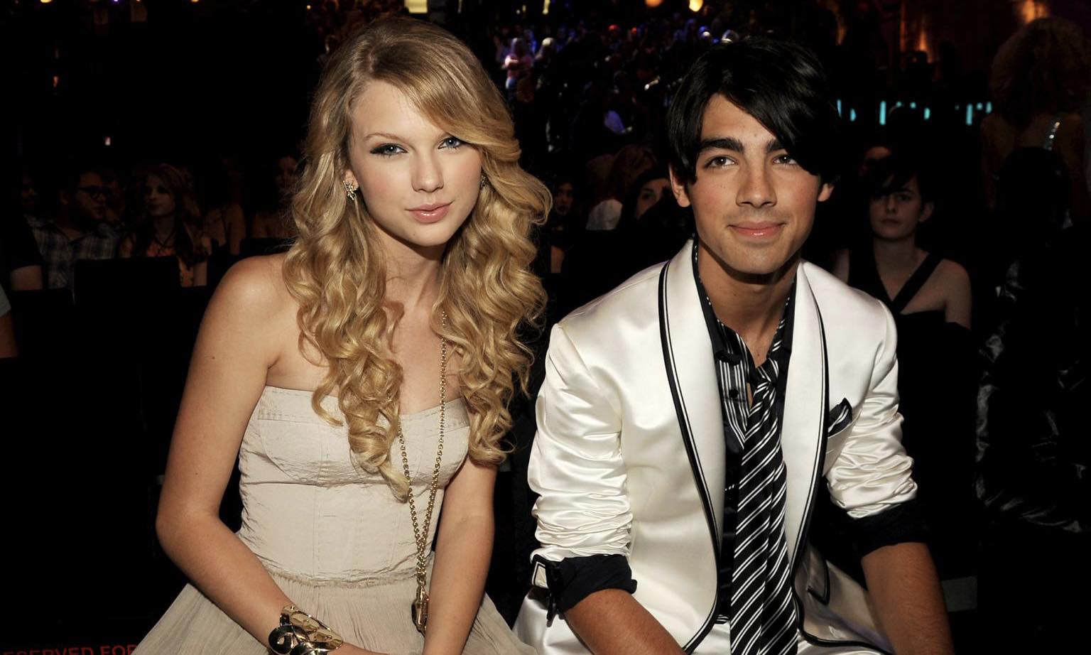 Joe Jonas và Taylor Swift tại lễ trao giải MTV Video Music Awards năm 2008. Ảnh: Film Magic