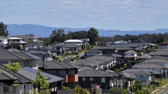 Buyers have been hit with the most rapid increase in interest rates in 30 years. (Bianca De Marchi/AAP PHOTOS)
