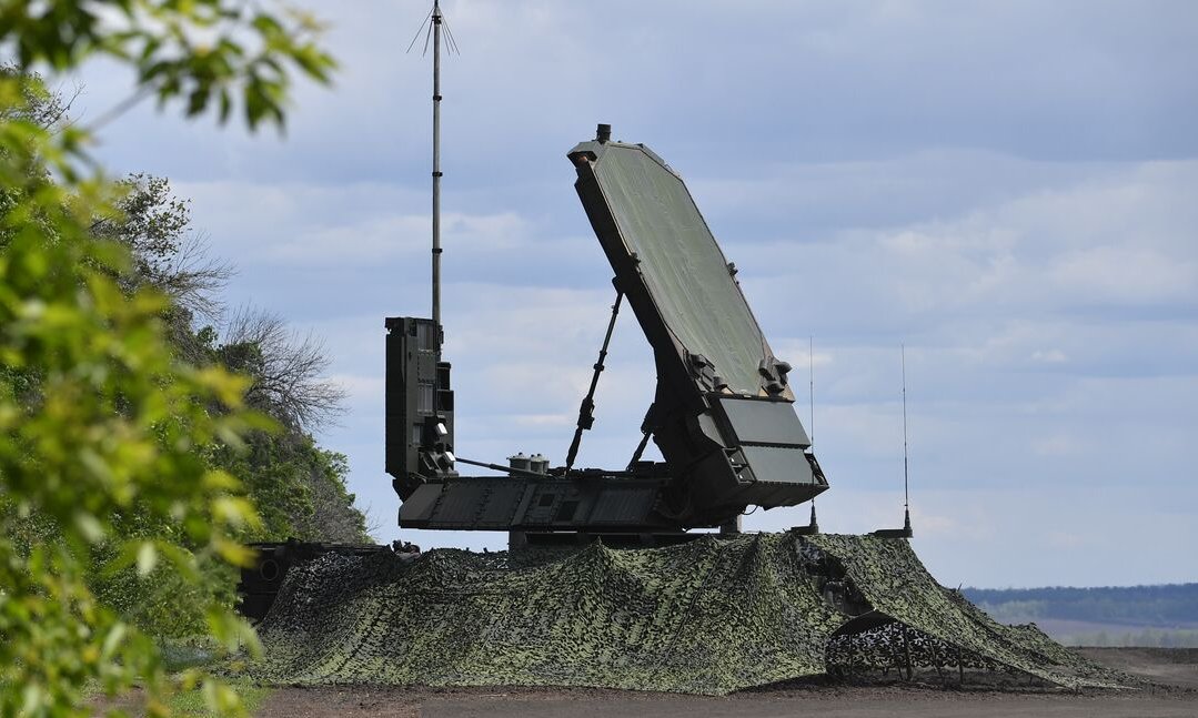 Radar hỏa lực của hệ thống S-300V4 được Nga triển khai ở Ukraine hồi năm 2022. Ảnh: RIA Novosti