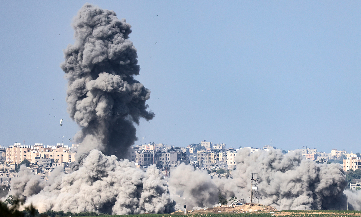 Khói bốc lên sau khi Israel tập kích Dải Gaza ngày 20/10. Ảnh: AFP