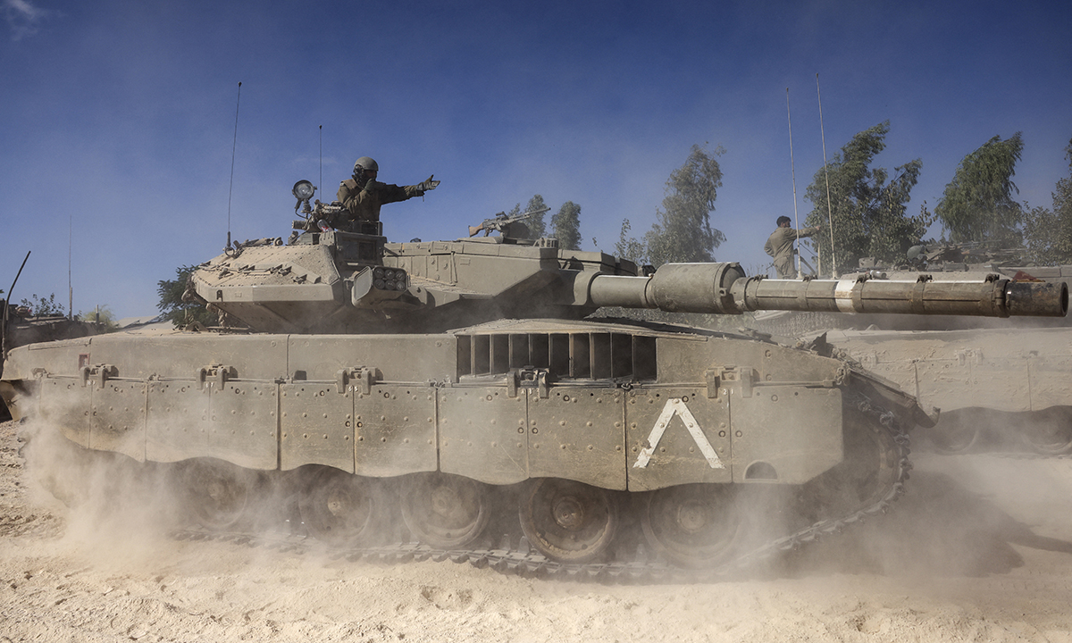 Xe tăng chủ lực  Merkava của Israel gần Dải Gaza ngày 20/10. Ảnh: AFP