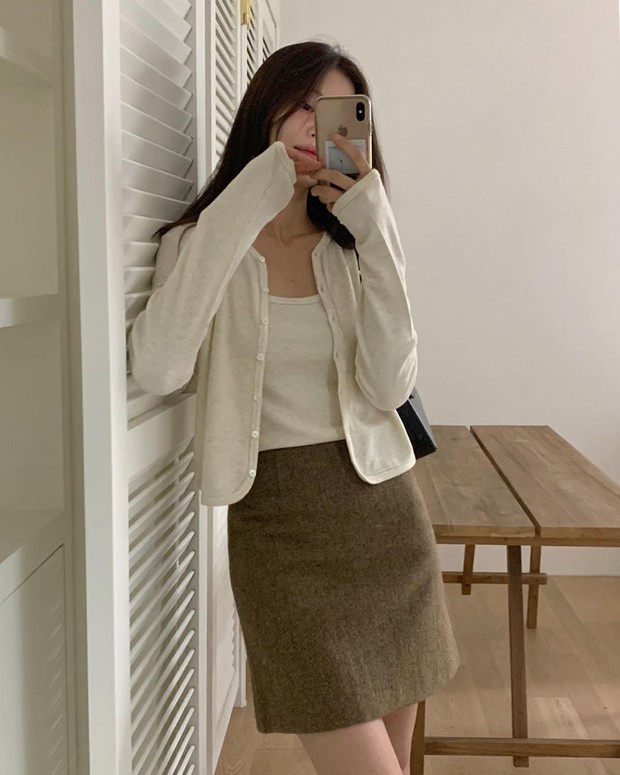 Áo khoác dáng ngắn là kiểu áo đáng sắm cho mùa lạnh năm nay - Ảnh 7. Áo khoác dáng ngắn là kiểu áo đáng sắm cho mùa lạnh năm nay - Ảnh 7.