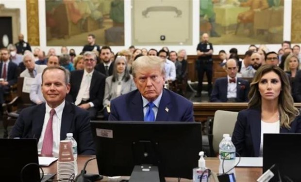 Cuu Tong thong My Trump bi phat vi vi pham lenh cam phat ngon tai toa hinh anh 1