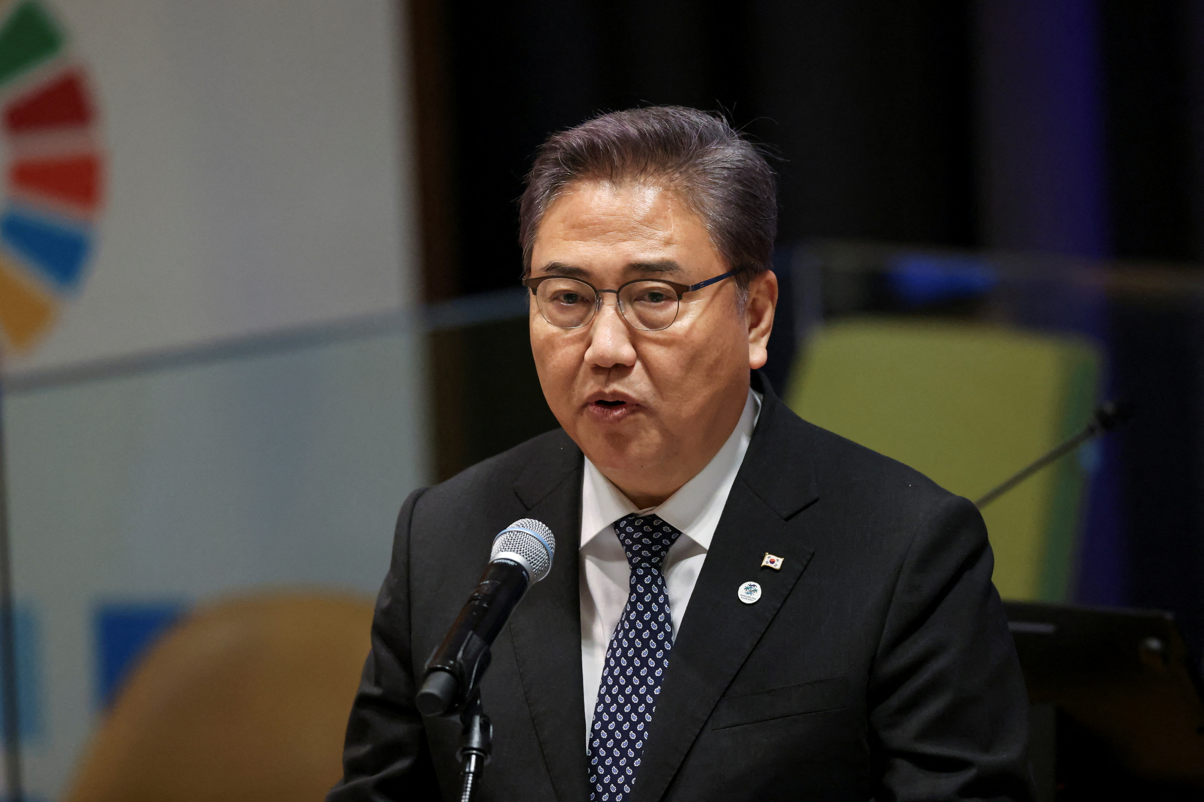 Ngoại trưởng Hàn Quốc Park Jin phát biểu tại trụ sở Liên Hợp Quốc, New York, Mỹ ngày 18/9. Ảnh: Reuters