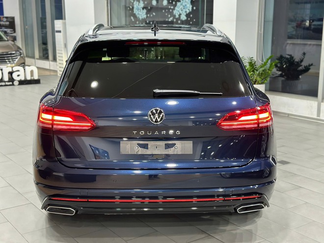 VW Touareg bản mới về đại lý: Giá 2,788 tỷ ngang GLC 300, có đèn ma trận, mâm to, treo khí nén- Ảnh 4.