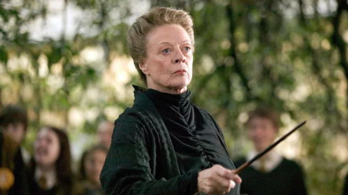 Maggie Smith trong phim Harry Potter. Ảnh: Warner Bros.