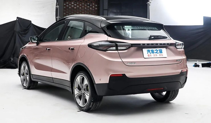 Bộ đôi Geely trước cơ hội bán và lắp tại Việt Nam: Ngang cỡ Mazda3, CX-5, mạnh hơn 200 mã lực, chạy xa nhất 620km/sạc- Ảnh 4.