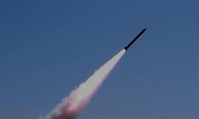 Hezbollah khai hỏa rocket về lãnh thổ Israel hôm 28/9. Ảnh: Hezbollah