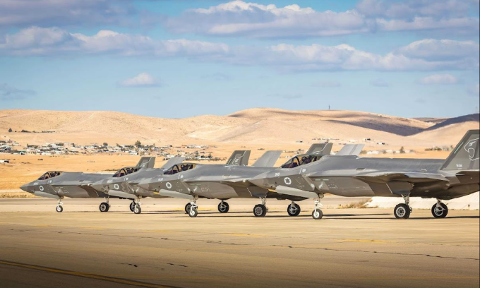 Dàn tiêm kích F-35I tại căn cứ không quân Nevatim trong bức ảnh đăng hồi tháng 2. Ảnh: IDF