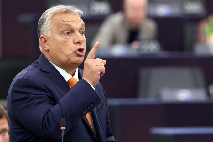 Thủ tướng Viktor Orban phát biểu tại Nghị viện châu Âu ở Strasbourg, Pháp, ngày 9/10. Ảnh: AFP