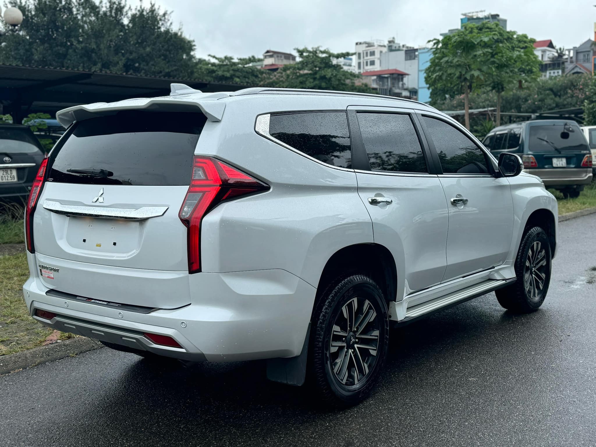 Sắp hết năm 2024 nhưng đại lý vẫn miệt mài xả kho Mitsubishi Pajero Sport 2023: Giảm sâu nhất 270 triệu đồng, giá khởi điểm ngang Hyundai Tucson- Ảnh 7.