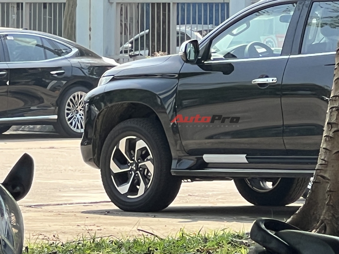 Sắp hết năm 2024 nhưng đại lý vẫn miệt mài xả kho Mitsubishi Pajero Sport 2023: Giảm sâu nhất 270 triệu đồng, giá khởi điểm ngang Hyundai Tucson- Ảnh 10.