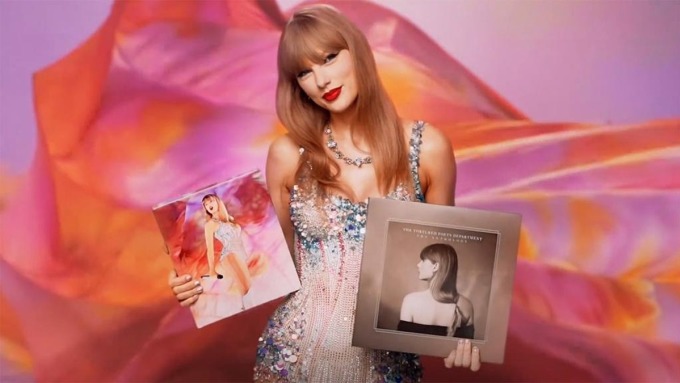 Taylor Swift giới thiệu sách ảnh và đĩa than sắp ra mắt. Ảnh: Instagram Taylor Swift