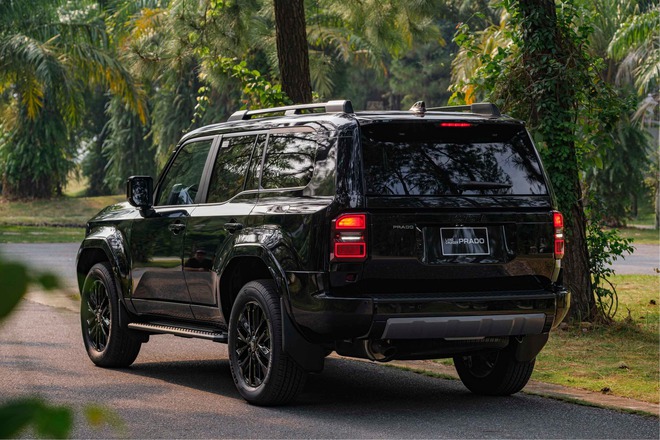 Toyota Land Cruiser Prado 2024 ra mắt Việt Nam: Giá từ 3,46 tỷ đồng, động cơ 267 mã lực, có ADAS, sẽ trưng bày ở VMS 2024- Ảnh 4.