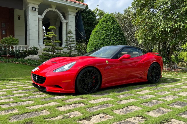 Siêu xe hàng hiếm Ferrari California được rao bán hơn 7 tỷ đồng- Ảnh 1.