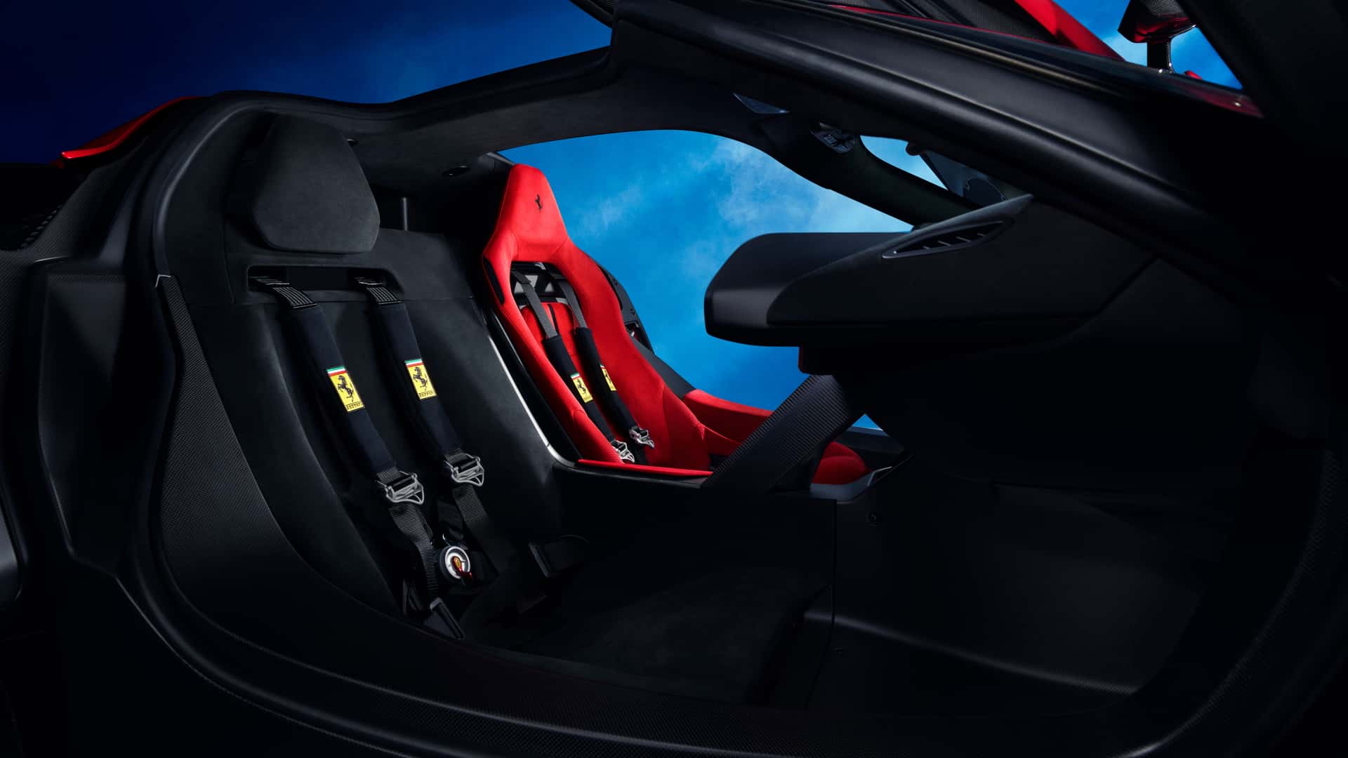 Ferrari F80 ra mắt: Giá quy đổi gần 100 tỷ đồng, mạnh nhất lịch sử hãng, 0-100km/h chỉ hơn 2,1 giây- Ảnh 15.