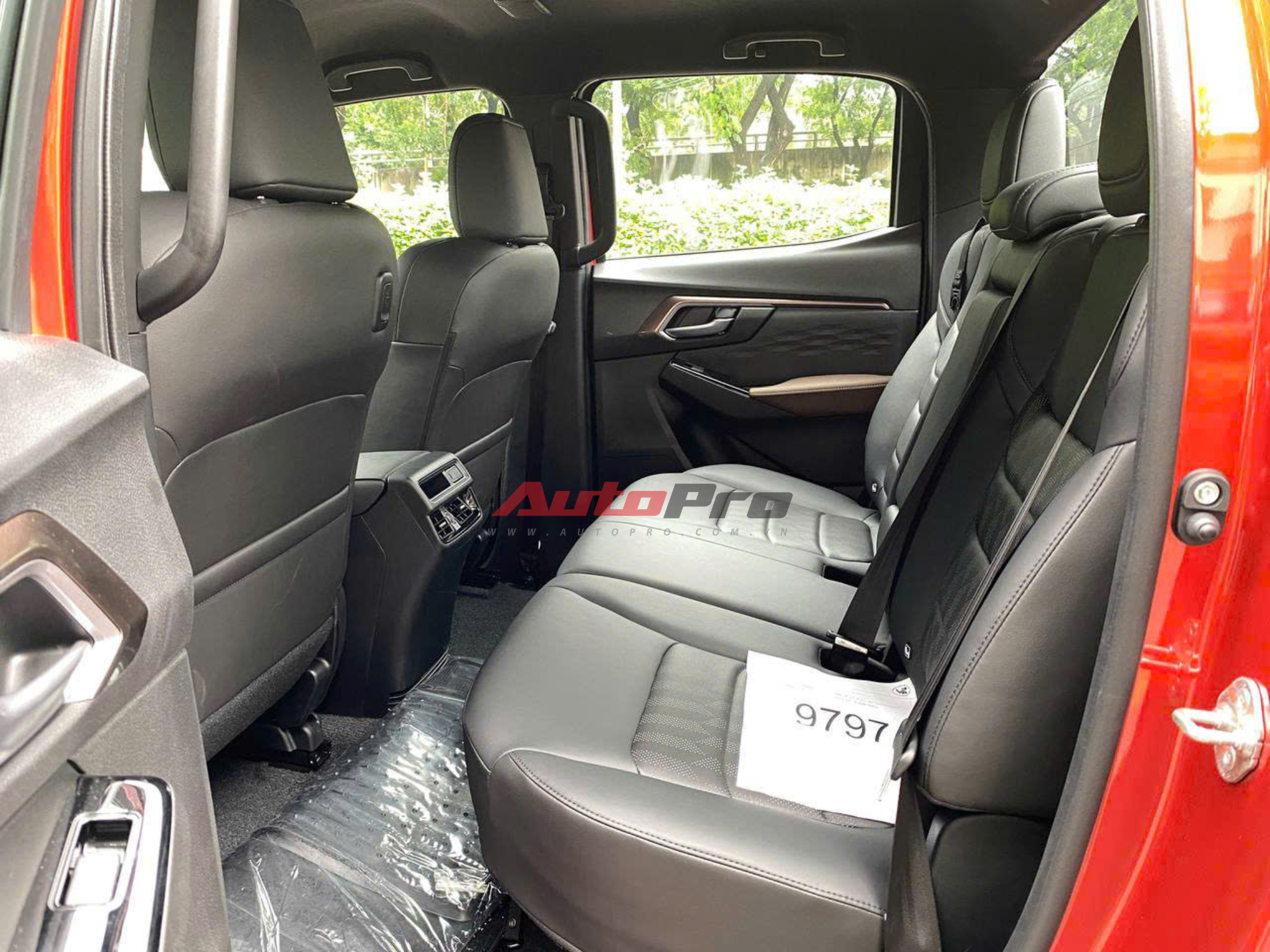 Tóm gọn Isuzu D-Max 2024 lộ diện tại Việt Nam: Ngoại hình hầm hố, đáng tiếc thiếu ADAS khó cạnh tranh Ranger- Ảnh 9.