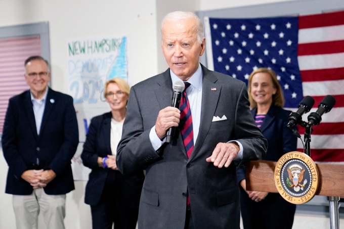 Tổng thống Joe Biden phát biểu tại trụ sở chiến dịch tranh cử đảng Dân chủ ở Concord, New Hampshire, ngày 22/10. Ảnh: Reuters