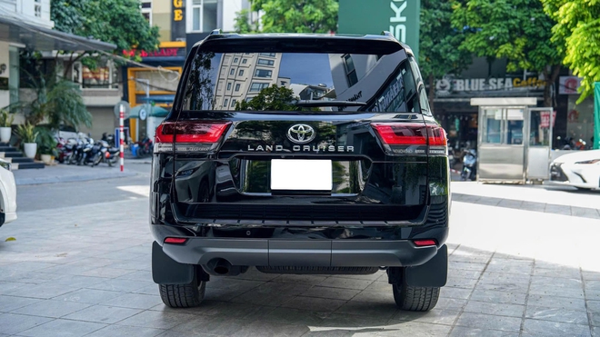 Toyota Land Cruiser hàng hiếm rao bán đắt hơn cả Lexus RX: Ngoại thất 'full' đen, nội thất độ kiểu thương gia- Ảnh 9.