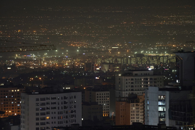 Khung cảnh ở thủ đô Tehran của Iran sau 7 vụ nổ do cuộc tập kích của Israel rạng sáng 26/10. Ảnh: Reuters