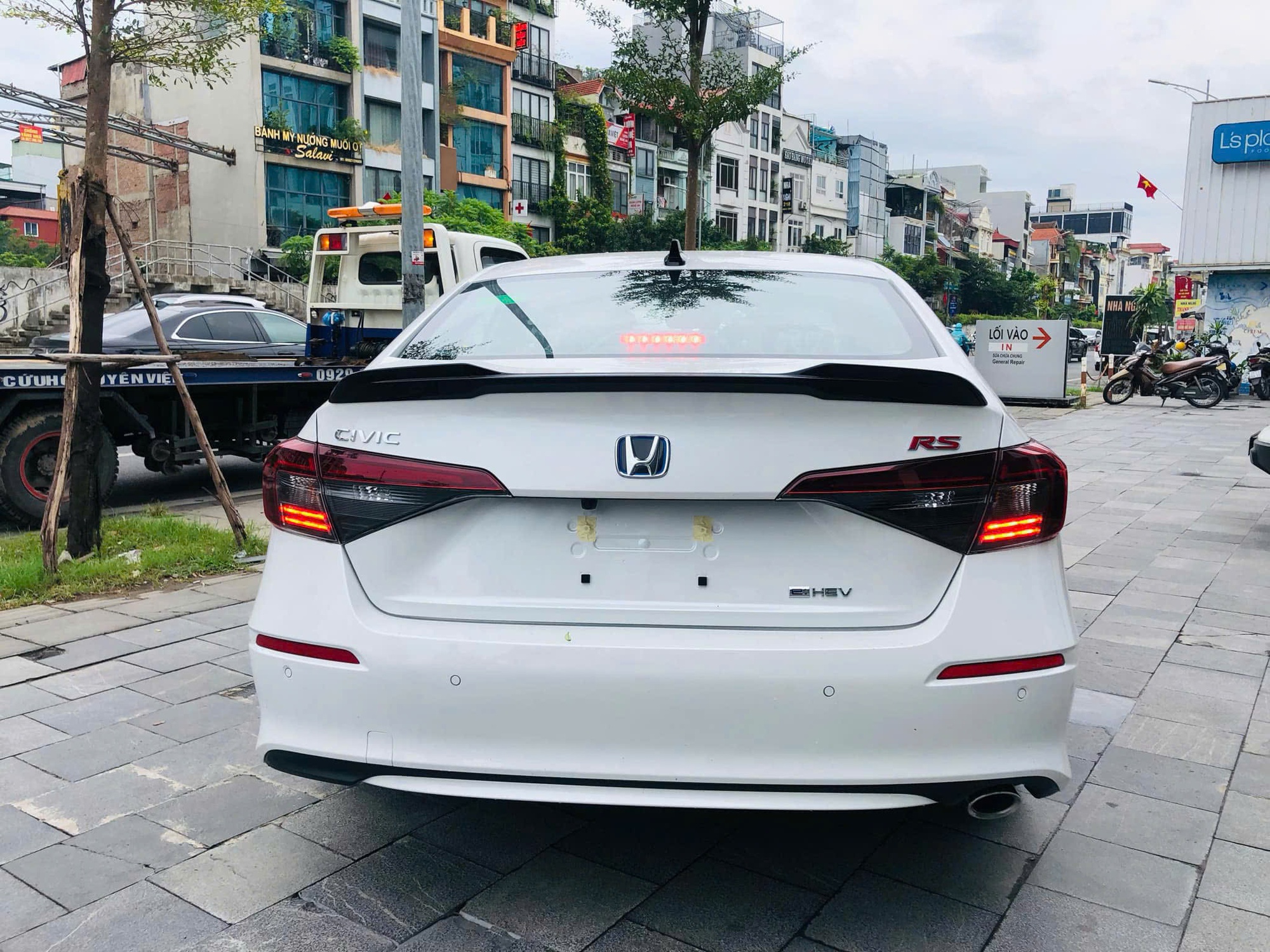 Honda Civic 2024 về đại lý: Không kèm "lạc", xe sẵn giao ngay nhưng số lượng cực ít- Ảnh 7.