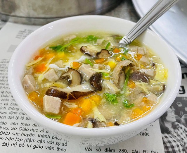 Người cao tuổi cần ăn các món giàu dinh dưỡng, mềm và dễ tiêu hóa.