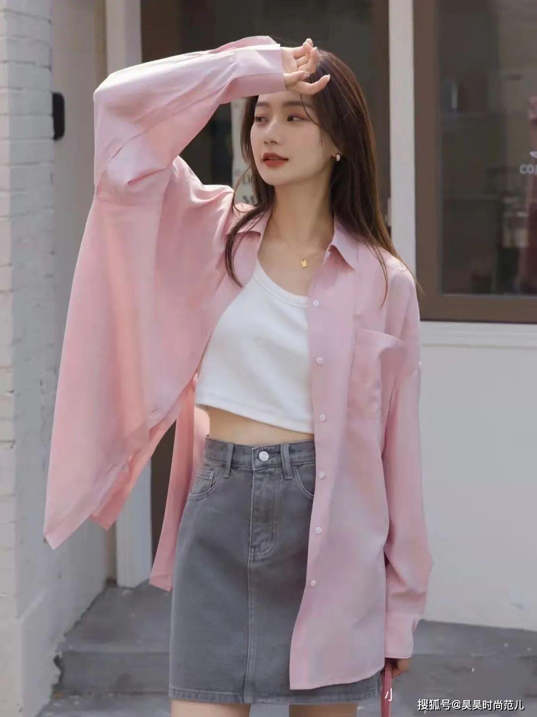 Cất sơ mi đen trắng đi, những màu áo sơ mi đẹp nhất diện mùa thu này đã lộ diện, giúp chị em mặc vào liền trẻ lại 10 tuổi - 12