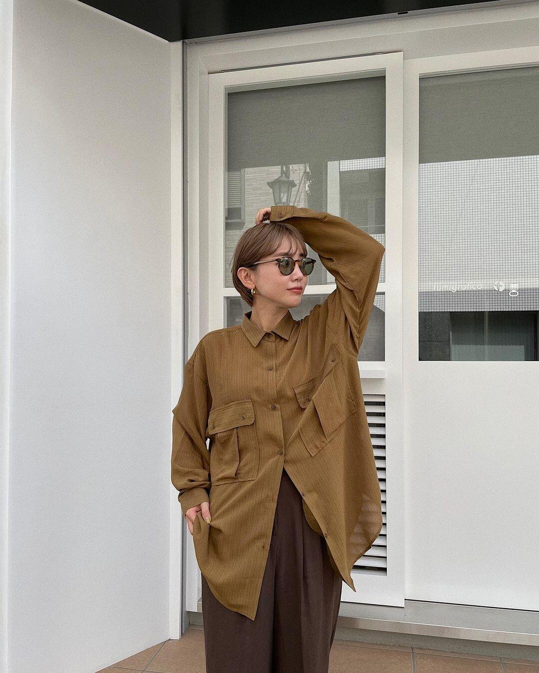 Cất sơ mi đen trắng đi, những màu áo sơ mi đẹp nhất diện mùa thu này đã lộ diện, giúp chị em mặc vào liền trẻ lại 10 tuổi - 3