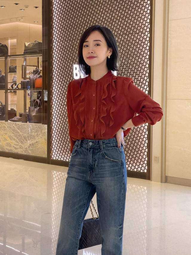 Cất sơ mi đen trắng đi, những màu áo sơ mi đẹp nhất diện mùa thu này đã lộ diện, giúp chị em mặc vào liền trẻ lại 10 tuổi - 9