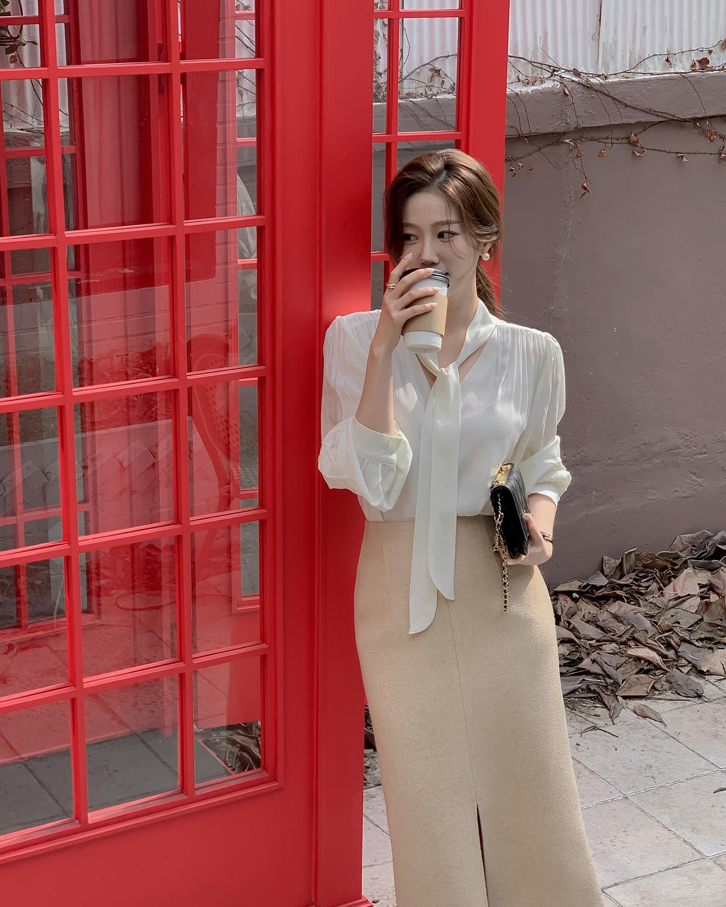 Chân váy dài từng bị chê amp;#34;quê mùaamp;#34;, nay thành hot item mùa thu với 6 cách mix cực sang - 5