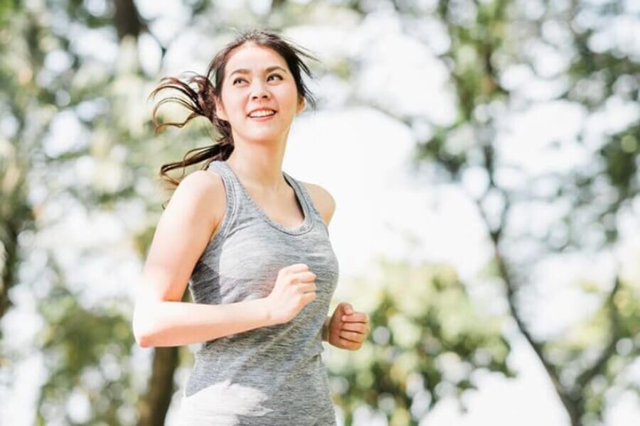 Sau tập luyện có thể tắm nước nóng hỗ trợ phục hồi sau tập luyện.