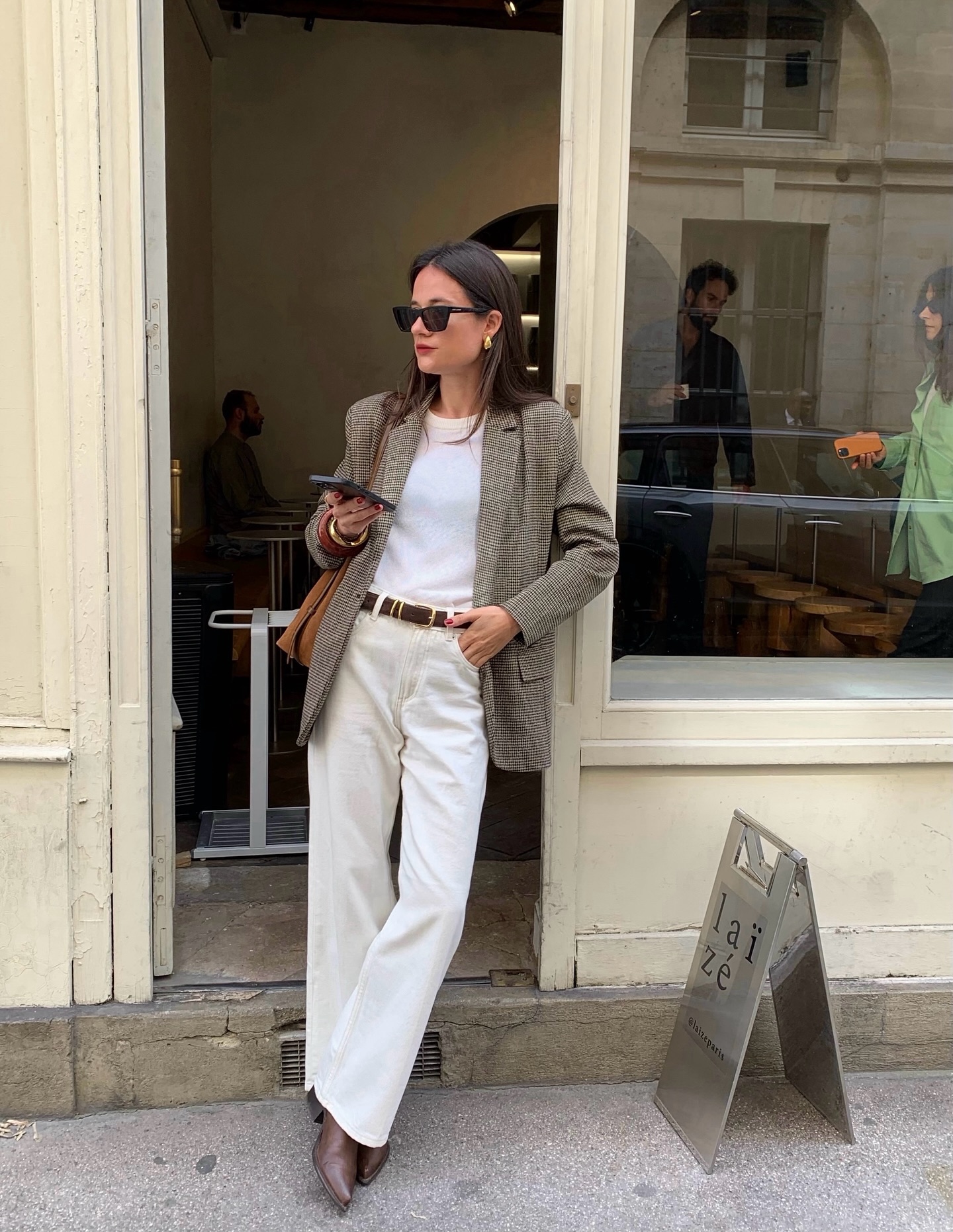 4 mẫu áo blazer đẹp trường tồn trong tủ đồ của phụ nữ Pháp- Ảnh 2.