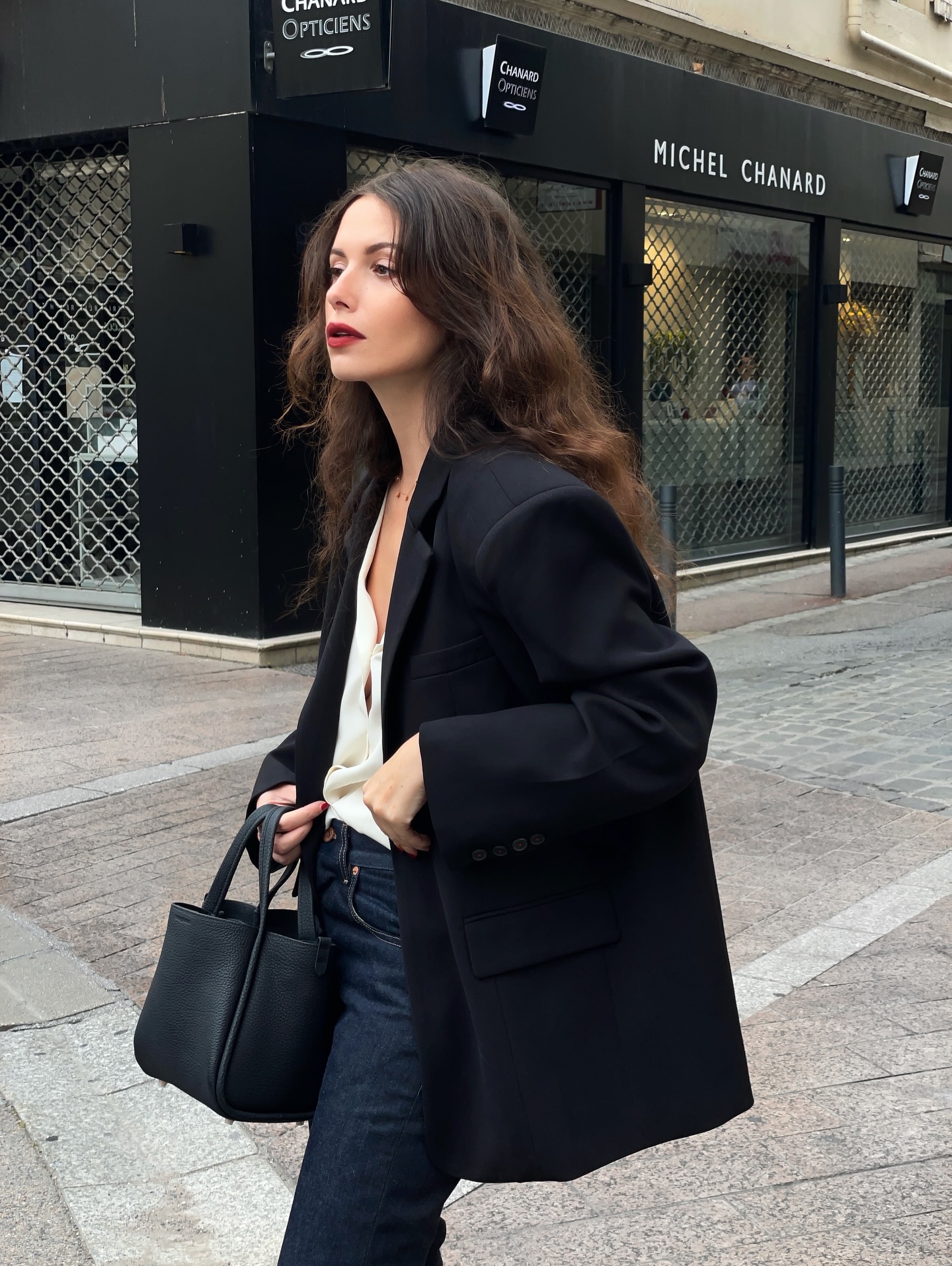 4 mẫu áo blazer đẹp trường tồn trong tủ đồ của phụ nữ Pháp- Ảnh 6.