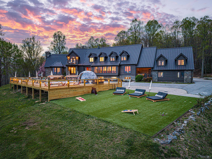 Một trong các bất động sản của vợ chồng Elefante: Ảnh: Michael Elefante