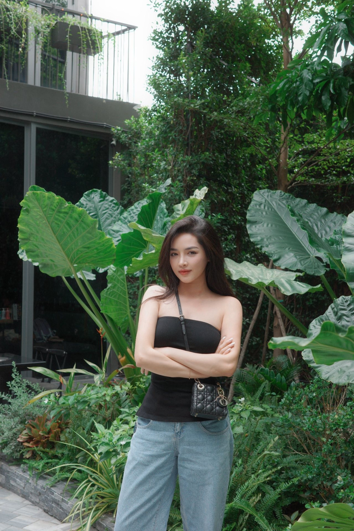 Sự thay đổi ngoại hình đã mở ra một trang mới hoàn toàn cho cuộc sống của Vũ Thanh Quỳnh.Từ một cô gái gặp khó khăn trong việc xin việc, Thanh Quỳnh hiện tại đang làm việc trong lĩnh vực thẩm mỹ. (Ảnh: FBNV)