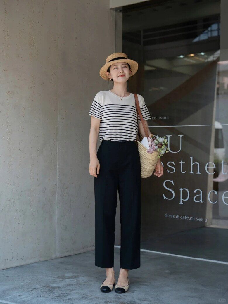 Những chiếc quần có phom dáng cứng cáp sẽ giúp định hình vóc dáng rõ ràng hơn, khéo léo che đi khuyết điểm và tôn lên đường nét cơ thể, mang lại vẻ ngoài gọn gàng và thanh lịch.