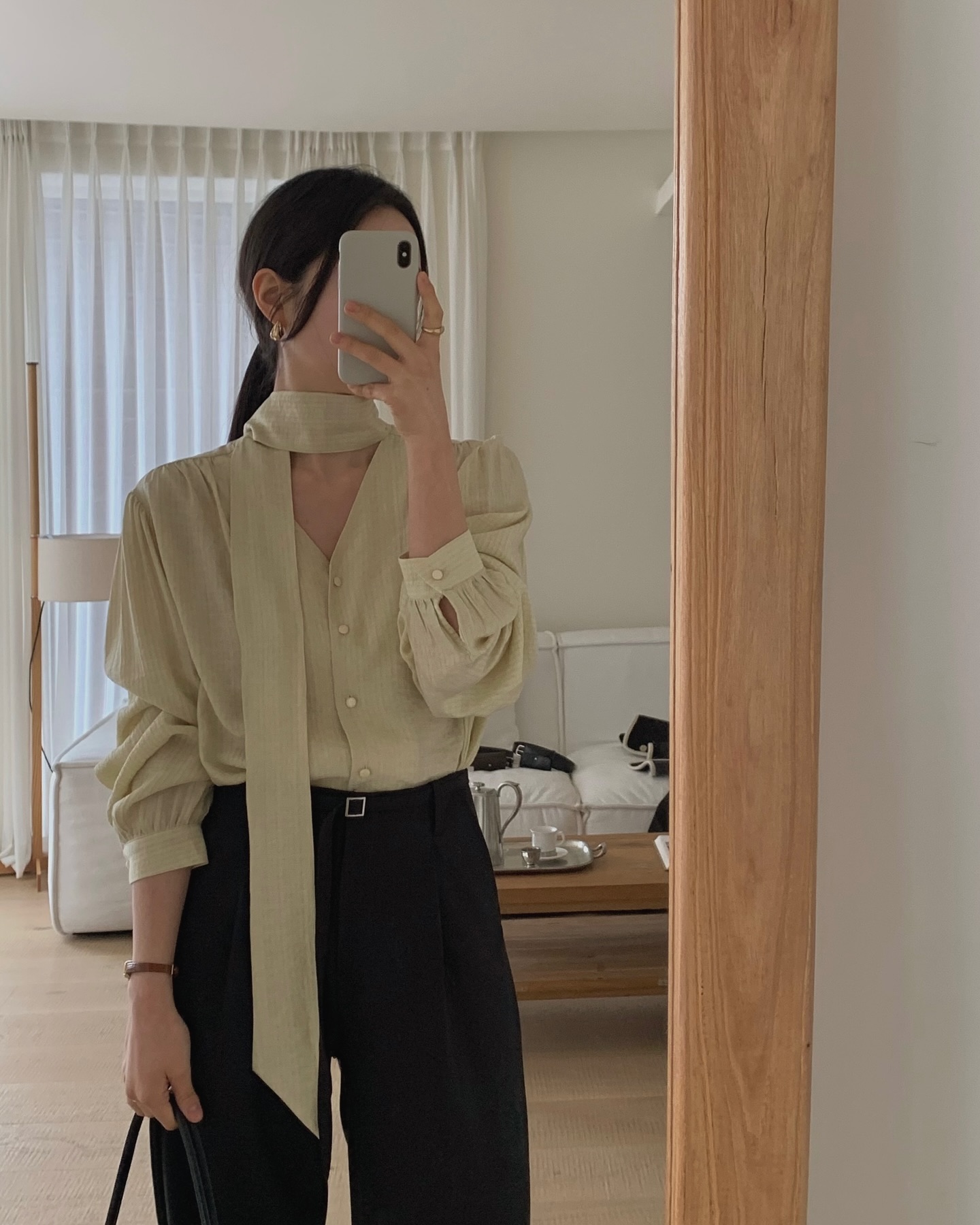 amp;#34;Bỏ túiamp;#34; 4 cách mặc quần đen sang - xịn - mịn vào mùa lạnh, gái xinh bỏ lỡ chỉ có tiếc - 14