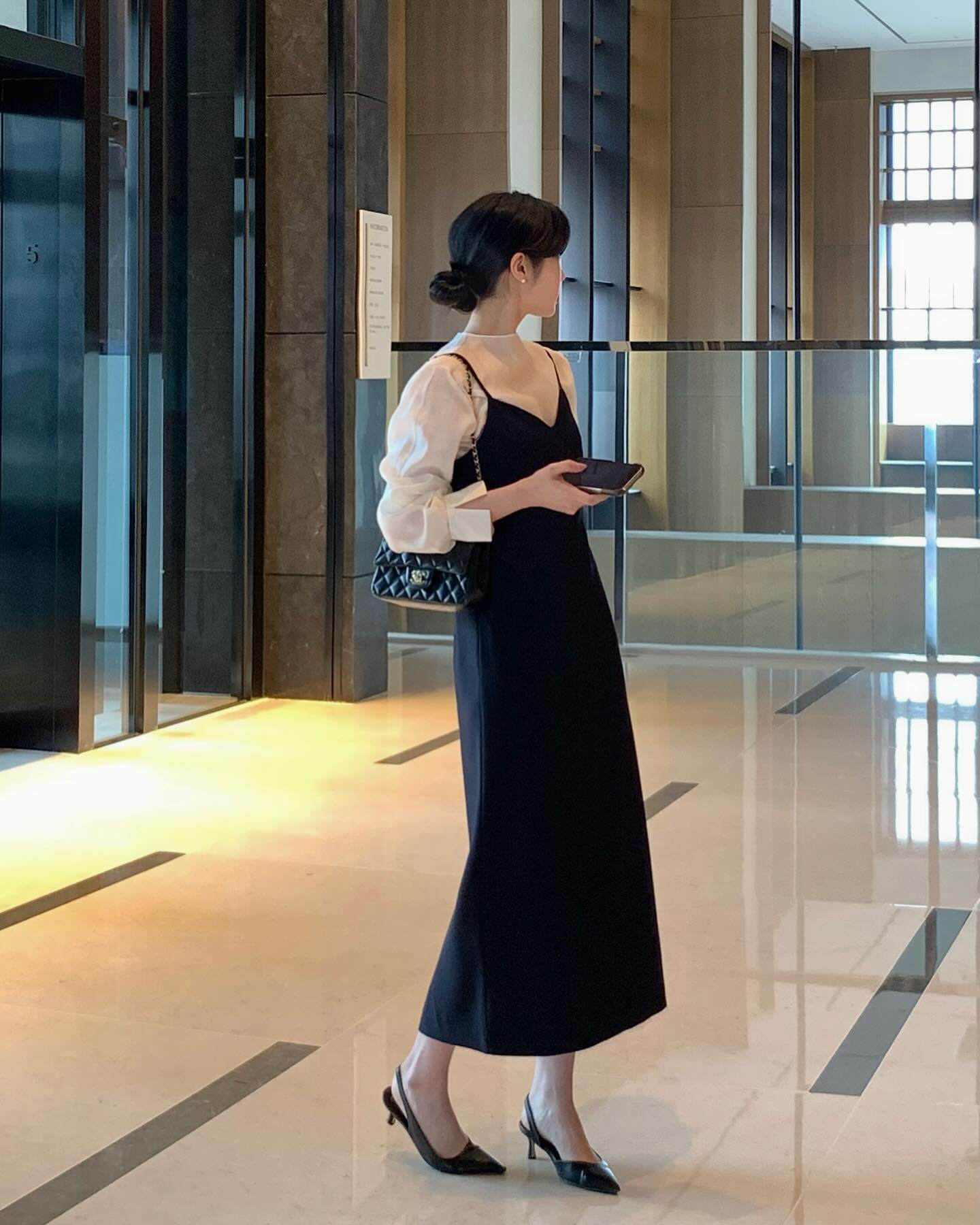 Không biết mang giày gì để hợp mùa đông, cứ nhìn tủ đồ của phụ nữ Pháp là hiểu: Toàn kiểu đơn giản mà sang chảnh amp;#34;đỉnh chópamp;#34; - 3