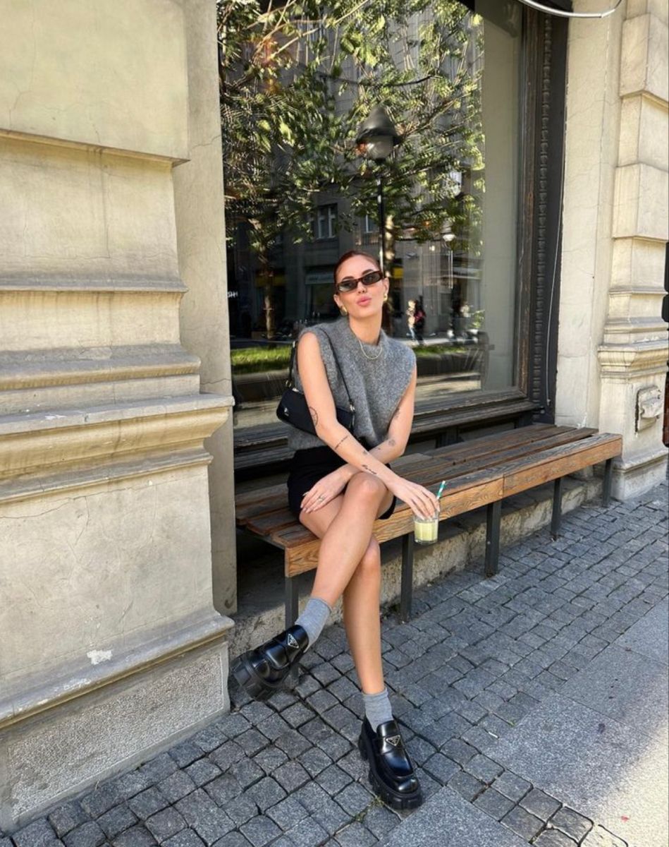 Không biết mang giày gì để hợp mùa đông, cứ nhìn tủ đồ của phụ nữ Pháp là hiểu: Toàn kiểu đơn giản mà sang chảnh amp;#34;đỉnh chópamp;#34; - 6