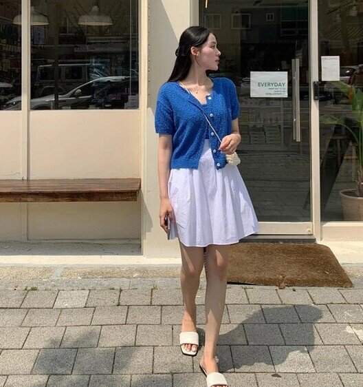 Áo len cộc tay không hề chán như bạn nghĩ: Chỉ cần phối đúng 5 kiểu này là sang xịn mịn suốt mùa Thu - Đông 2025 - 7