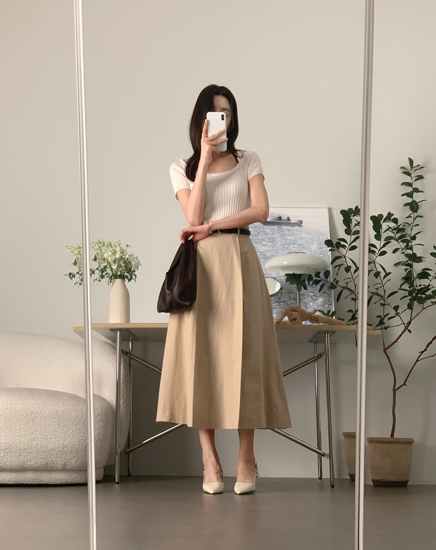 Áo len cộc tay không hề chán như bạn nghĩ: Chỉ cần phối đúng 5 kiểu này là sang xịn mịn suốt mùa Thu - Đông 2025 - 9