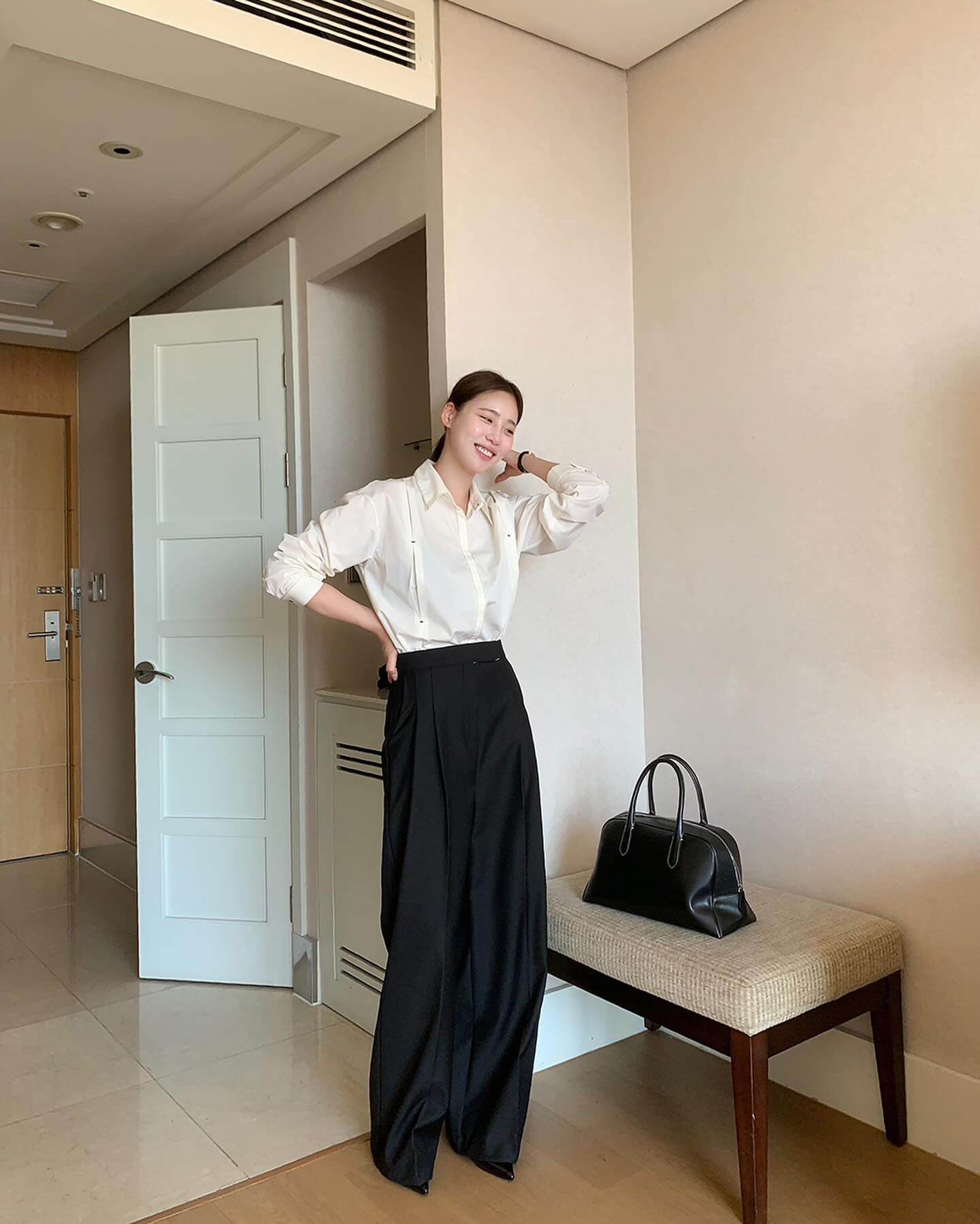 Không cần cầu kỳ, tôi nhận ra chỉ cần mặc công thức 2 áo - 2 váy vào mùa lạnh là chân ái, hợp thời trang lại giữ ấm - 8